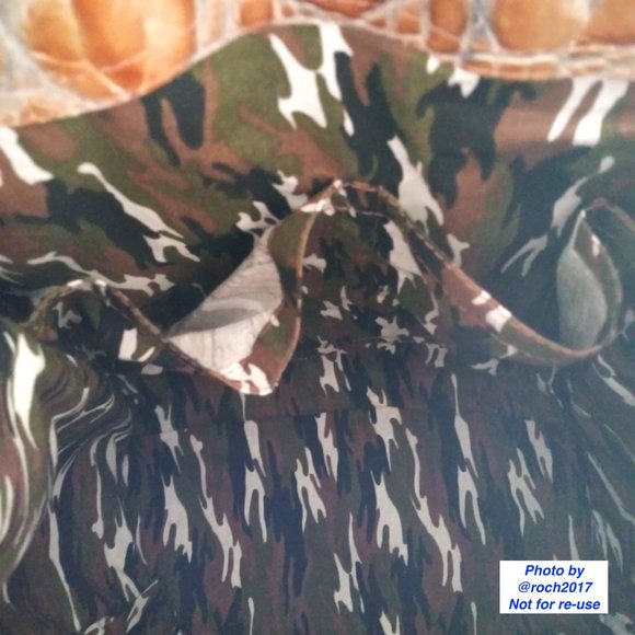 Monstera Leaf Leather Convertible Backpack - Picture 13 of 16